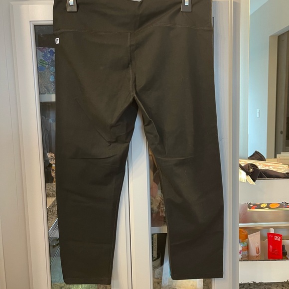 Fabletics Salar Capri - Picture 4 of 4